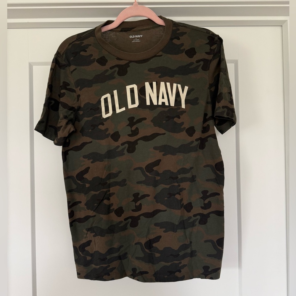 Old Navy Men's Short Sleeve Camo Tee - Green and Black